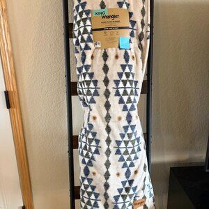 Wrangler King Size Ultra Plush Blanket Southwestern Pattern NWT